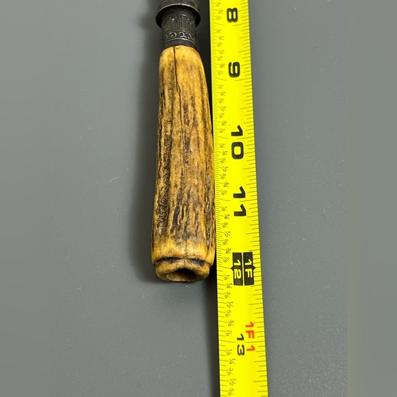 Vintage Sharpening Steel with Wooden Handle - Picture 7 of 8